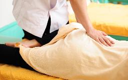 この時期に急増する「ぎっくり腰」…三茶しゃれなあど整骨院が教える予防と対策！